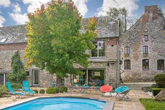 Ferienhaus in Walcourt, Ardennen, 6 Personen, 3 Schlafzimmer, Pool, Garten, moderne Ausstattung