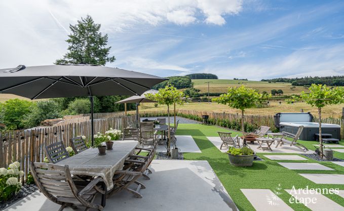 Ger�umiger Bauernhof aus dem 18. Jahrhundert in Wiltz f�r 18 Personen mit 7 Schlafzimmern, Whirlpool und Privatgarten