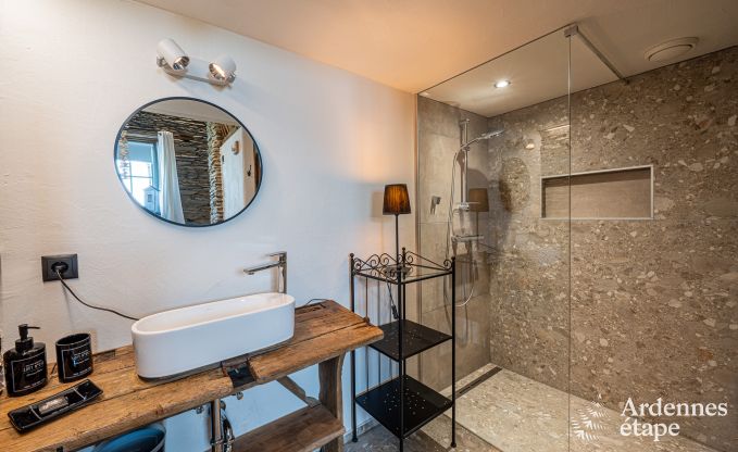 Ger�umiger Bauernhof aus dem 18. Jahrhundert in Wiltz f�r 18 Personen mit 7 Schlafzimmern, Whirlpool und Privatgarten