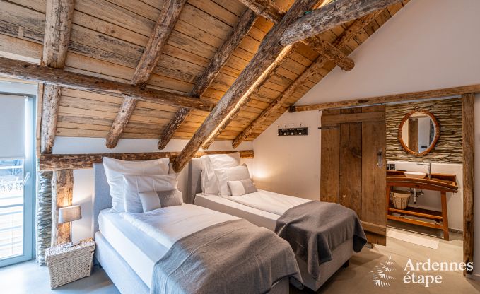 Ger�umiger Bauernhof aus dem 18. Jahrhundert in Wiltz f�r 18 Personen mit 7 Schlafzimmern, Whirlpool und Privatgarten