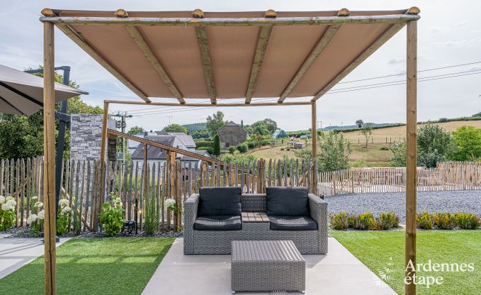 Ger�umiger Bauernhof aus dem 18. Jahrhundert in Wiltz f�r 18 Personen mit 7 Schlafzimmern, Whirlpool und Privatgarten