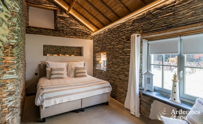 Ger�umiger Bauernhof aus dem 18. Jahrhundert in Wiltz f�r 18 Personen mit 7 Schlafzimmern, Whirlpool und Privatgarten