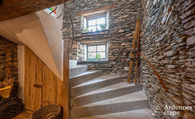 Ger�umiger Bauernhof aus dem 18. Jahrhundert in Wiltz f�r 18 Personen mit 7 Schlafzimmern, Whirlpool und Privatgarten