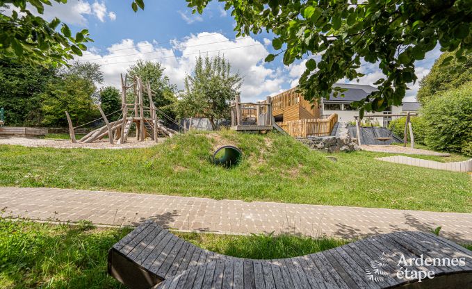 Ger�umiger Bauernhof aus dem 18. Jahrhundert in Wiltz f�r 18 Personen mit 7 Schlafzimmern, Whirlpool und Privatgarten