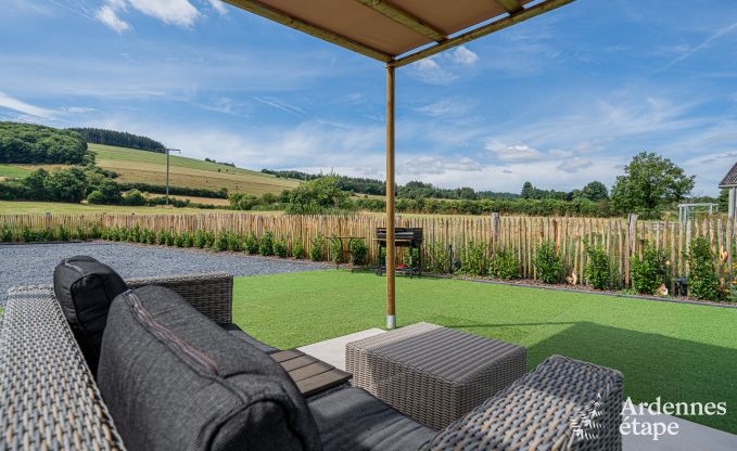 Ger�umiger Bauernhof aus dem 18. Jahrhundert in Wiltz f�r 18 Personen mit 7 Schlafzimmern, Whirlpool und Privatgarten