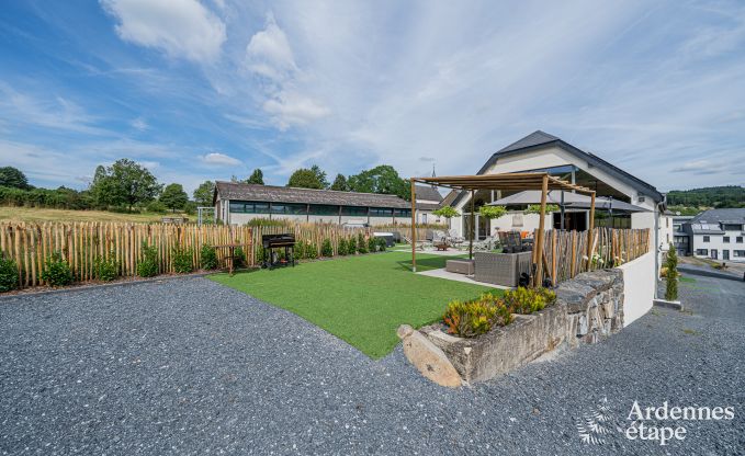 Ger�umiger Bauernhof aus dem 18. Jahrhundert in Wiltz f�r 18 Personen mit 7 Schlafzimmern, Whirlpool und Privatgarten