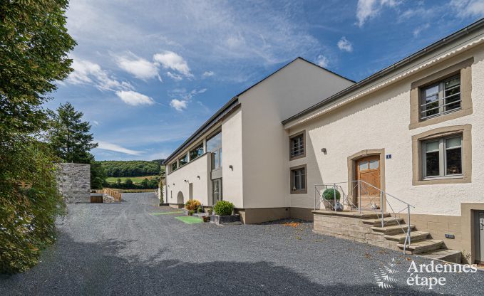 Ger�umiger Bauernhof aus dem 18. Jahrhundert in Wiltz f�r 18 Personen mit 7 Schlafzimmern, Whirlpool und Privatgarten