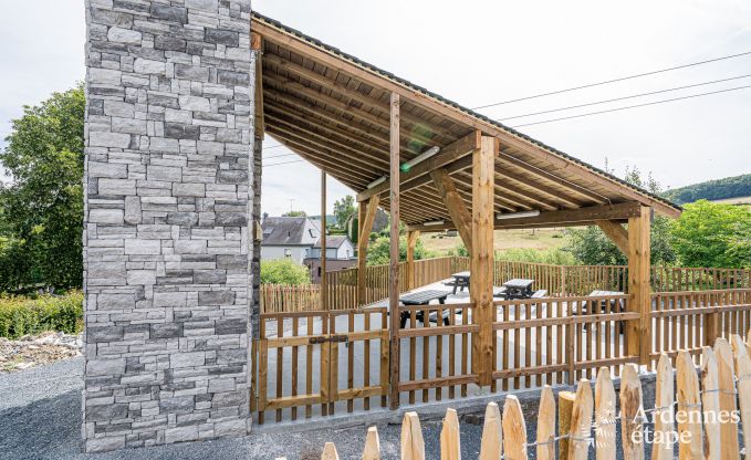 Ger�umiger Bauernhof aus dem 18. Jahrhundert in Wiltz f�r 18 Personen mit 7 Schlafzimmern, Whirlpool und Privatgarten