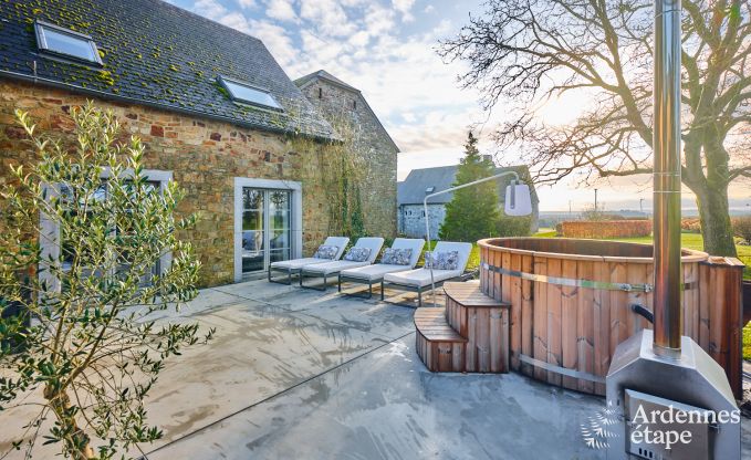 Charmantes Dorfhaus fr 10 Personen in Yvoir: Whirlpool, Kamin, groer privater Garten