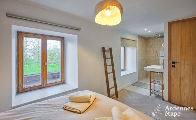 Charmantes Dorfhaus fr 10 Personen in Yvoir: Whirlpool, Kamin, groer privater Garten